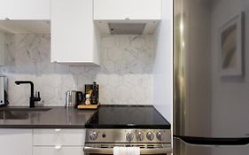 The Santamaria Golden Palms Studio By Den Stays
